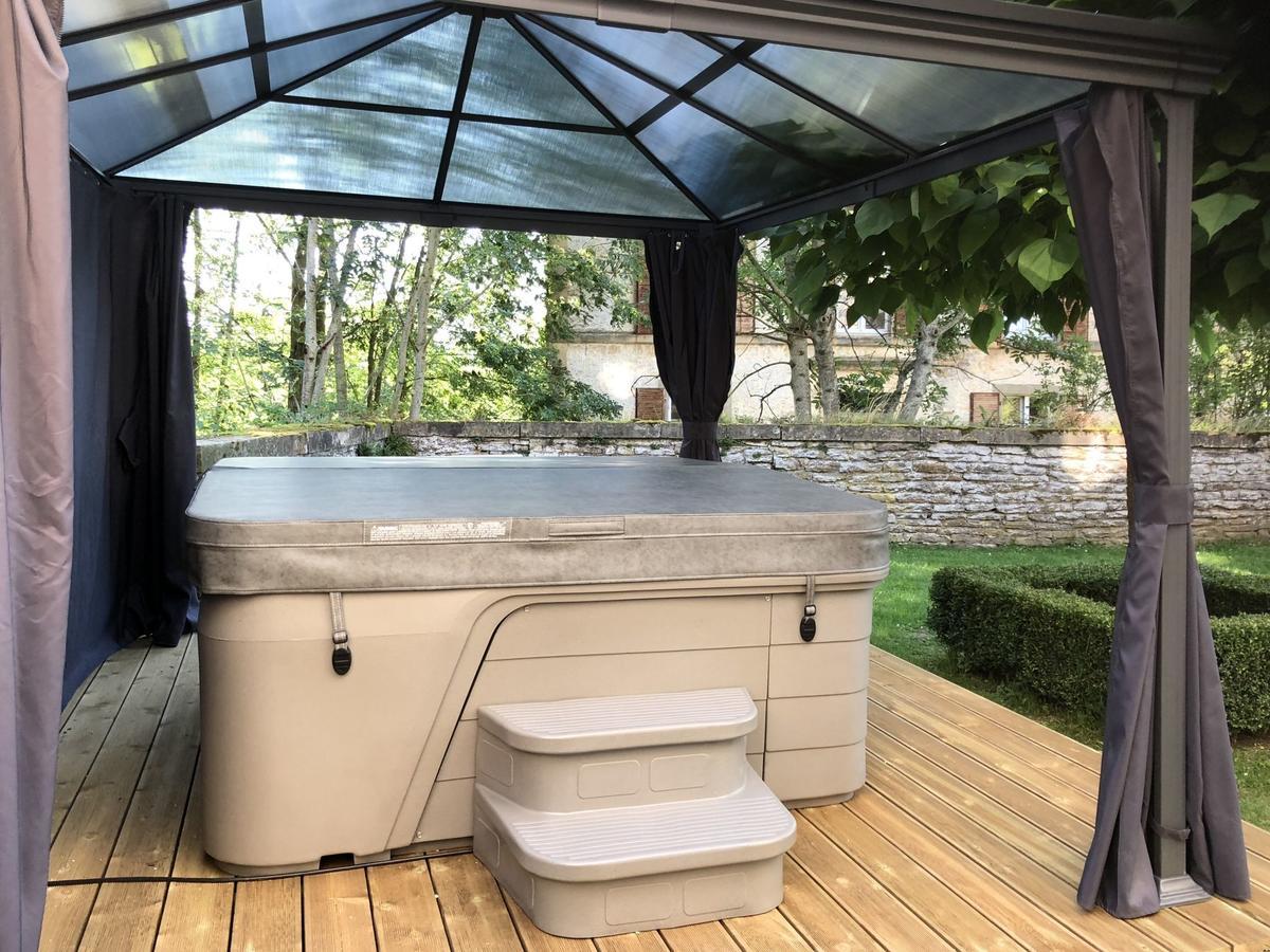 Unique Holiday Home In Virton With Jacuzzi Latour Экстерьер фото